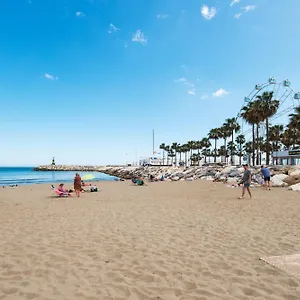  Apartamento Puerto Marinero En El Puerto Marina De En El Corazón De La Costa Del Sol.